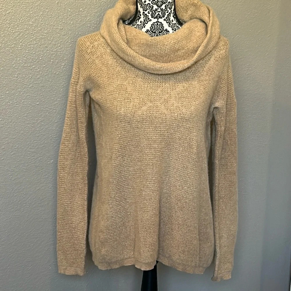 SAKS FIFTH AVENUE cashmere split back turtleneck sweater